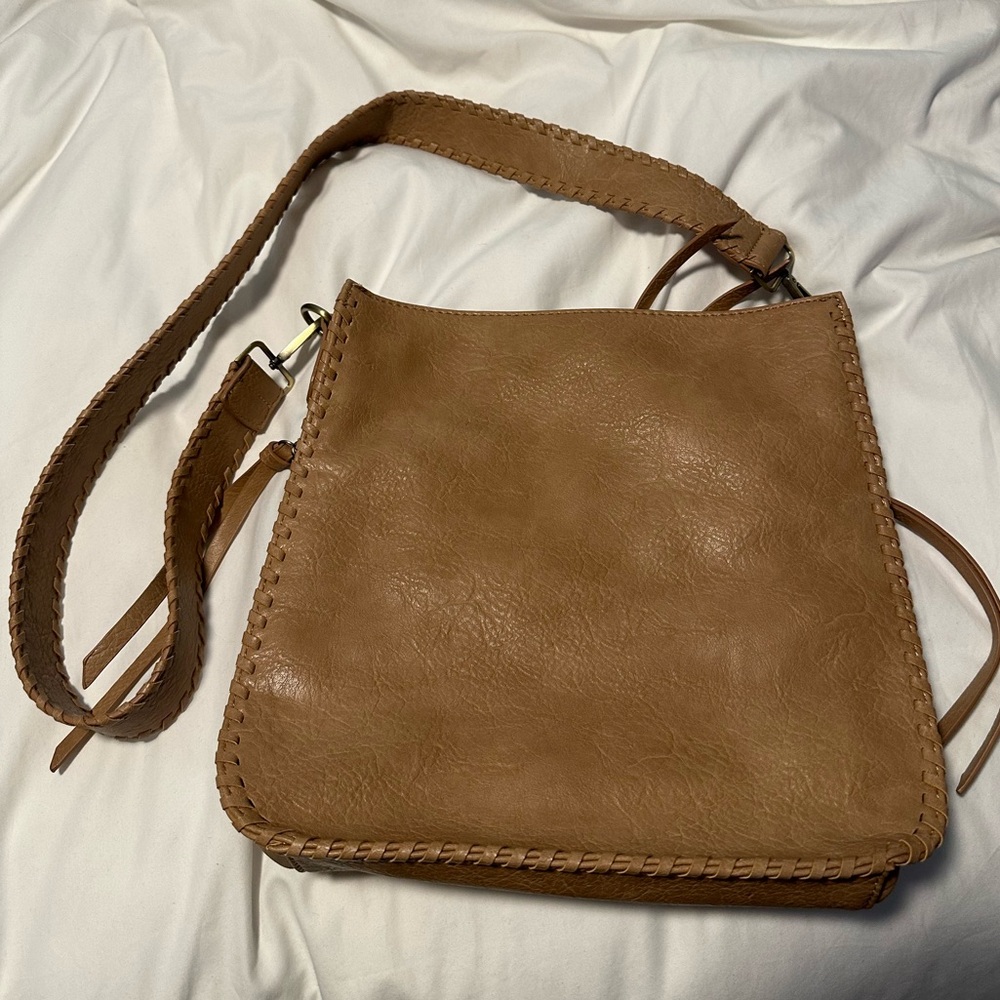Beige/Tan crossbody bag